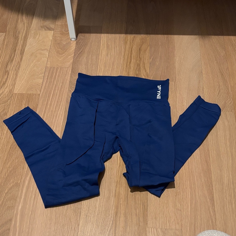 DFYNE enchanted blue dynamic leggings